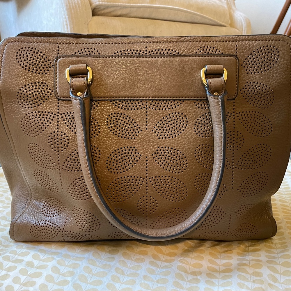 Orla Kiely purse used 2-3 times. Beautify condition.